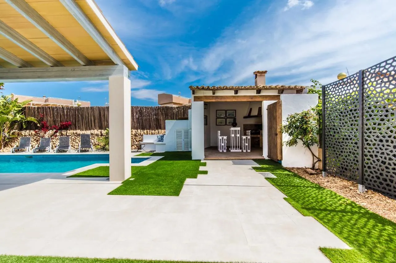 Villa Con Piscina Cerca Del Mar En Sa Rapita Spain